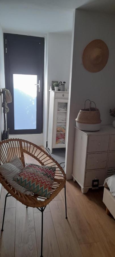Coquette Maison De Village Nefiach Bagian luar foto